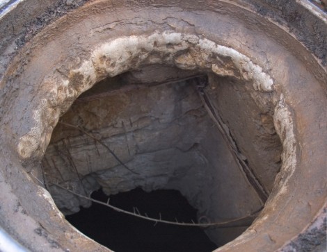 Botola ingresso antica cisterna romana (2)