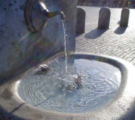 Descrizione: Descrizione: Descrizione: Descrizione: http://www.tvoggisalerno.it/Upload/fontanella_02.jpg