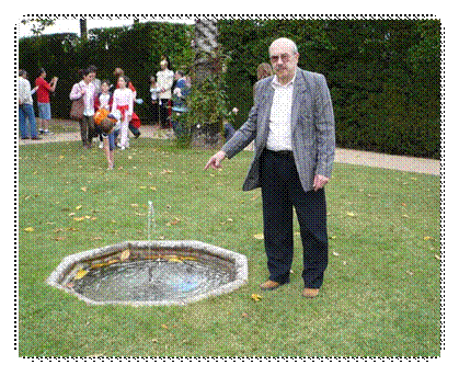 Descrizione: Descrizione: C:\Users\Andrea\Immagini 2010\Giardini Quirinale\Zampillo compresso.jpg